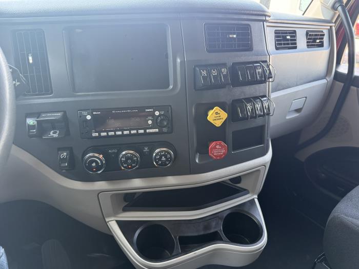 2023 Peterbilt 579-4