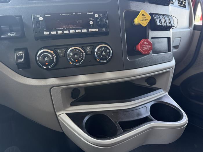 2023 Peterbilt 579-5