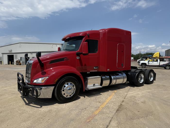 2023 Peterbilt 579-0