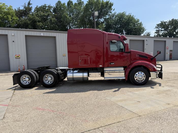 2023 Peterbilt 579-28