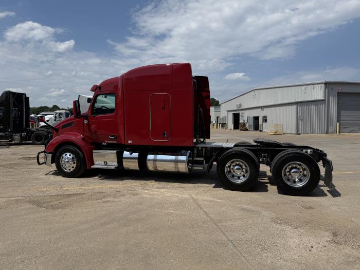 2023 Peterbilt 579-40