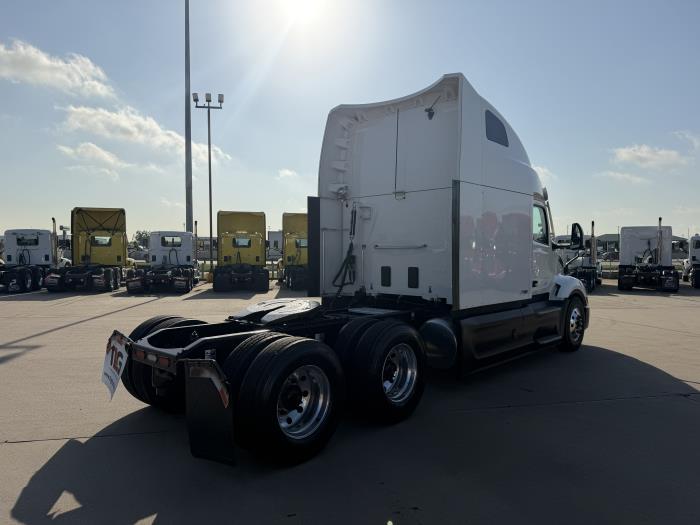 2022 Peterbilt 579-4
