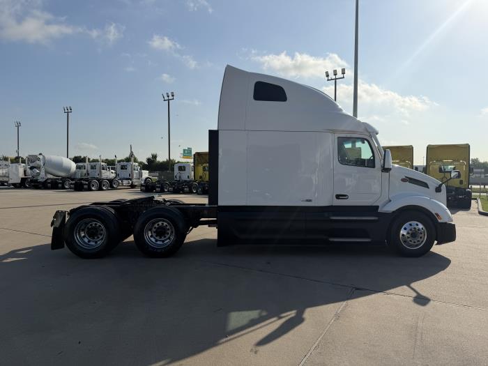 2022 Peterbilt 579-5