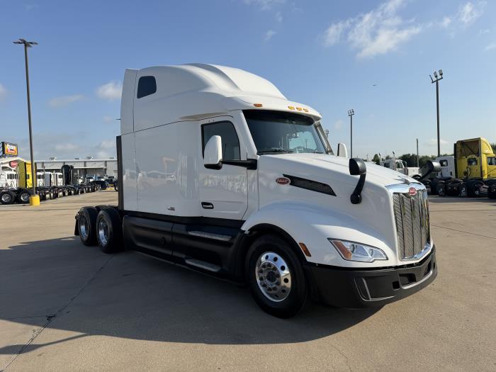 2022 Peterbilt 579-6