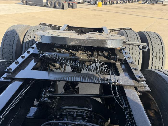 2022 Peterbilt 579-13