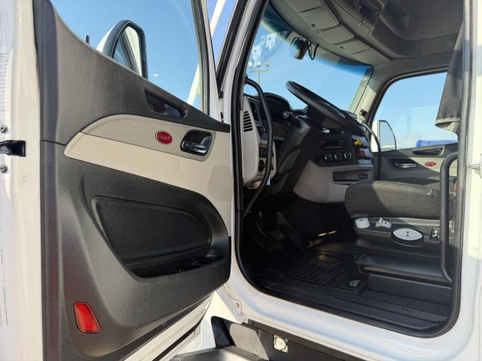 2022 Peterbilt 579-23