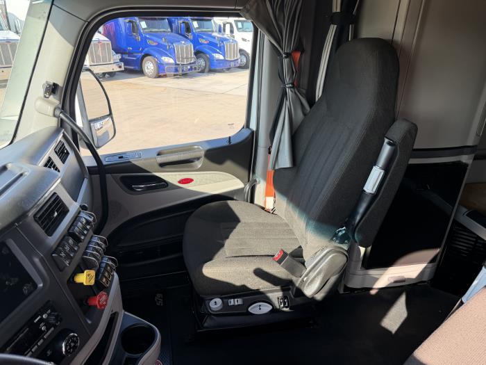 2022 Peterbilt 579-24
