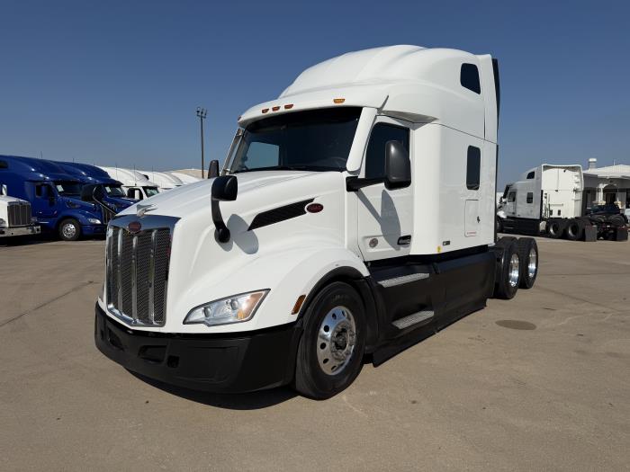 2022 Peterbilt 579-0