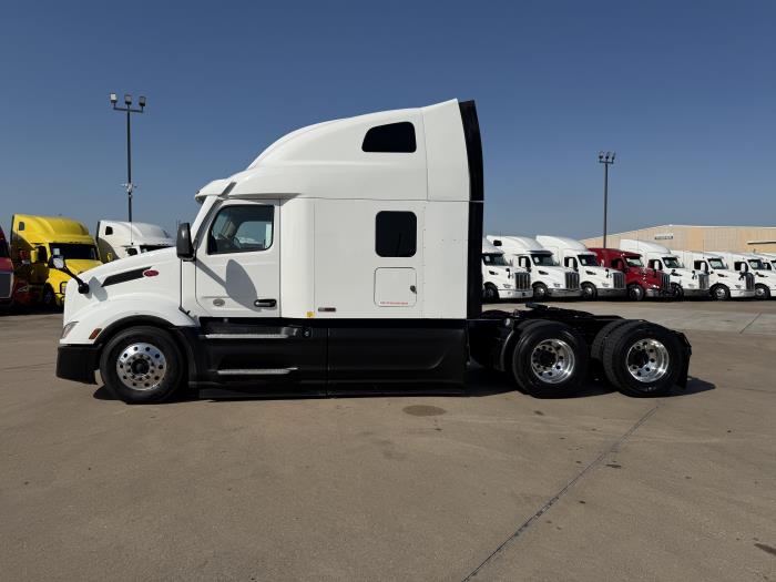 2022 Peterbilt 579-1