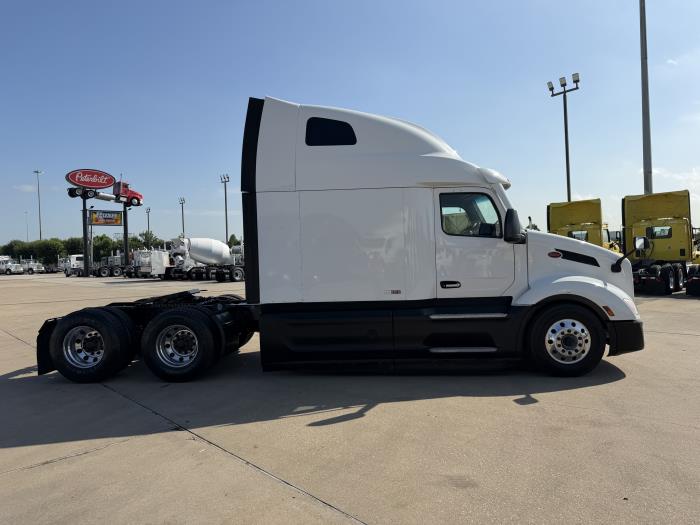 2022 Peterbilt 579-5