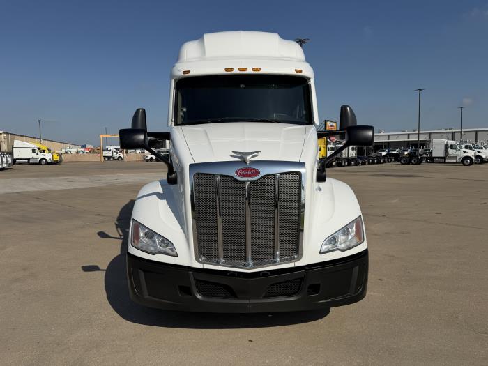 2022 Peterbilt 579-7