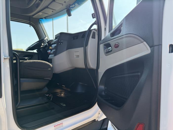2022 Peterbilt 579-21