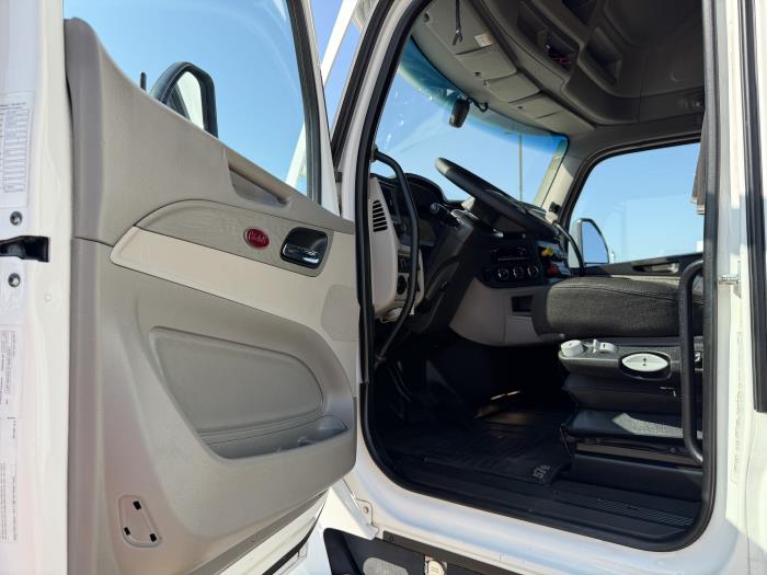 2022 Peterbilt 579-23