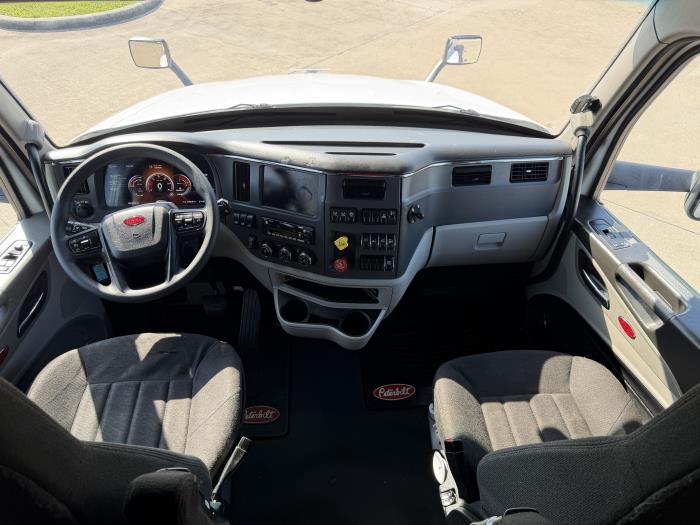2022 Peterbilt 579-34