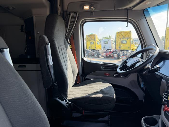 2022 Peterbilt 579-22