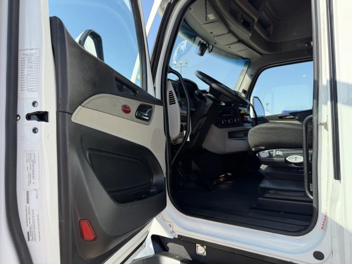2022 Peterbilt 579-23