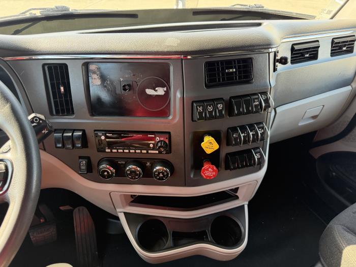 2022 Peterbilt 579-36