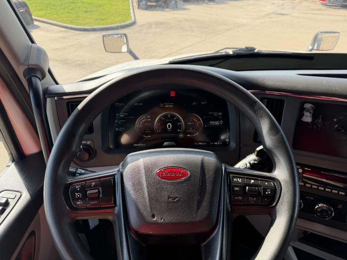 2022 Peterbilt 579-37