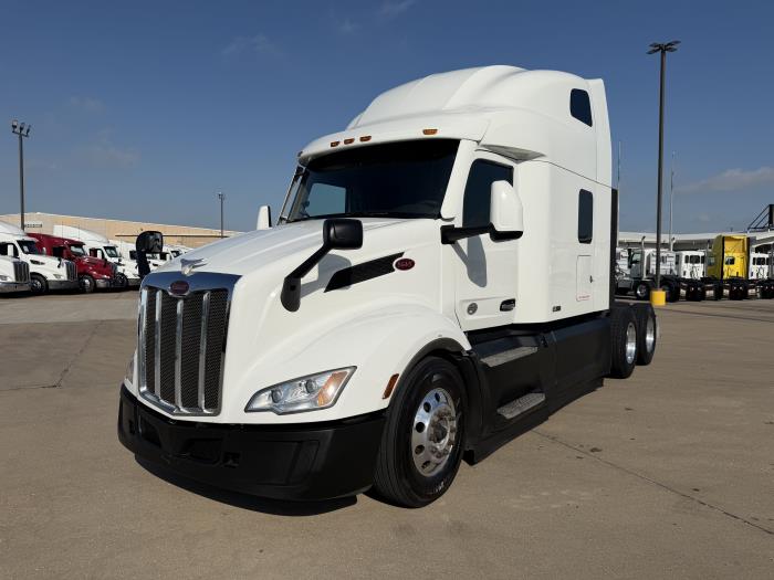 2022 Peterbilt 579-0