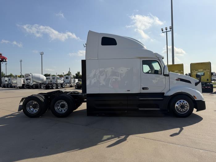 2022 Peterbilt 579-5
