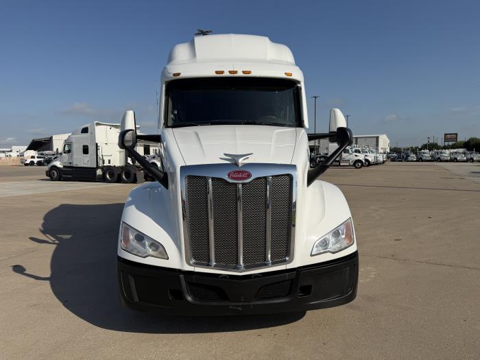 2022 Peterbilt 579-7
