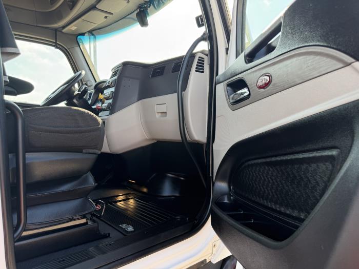 2022 Peterbilt 579-20