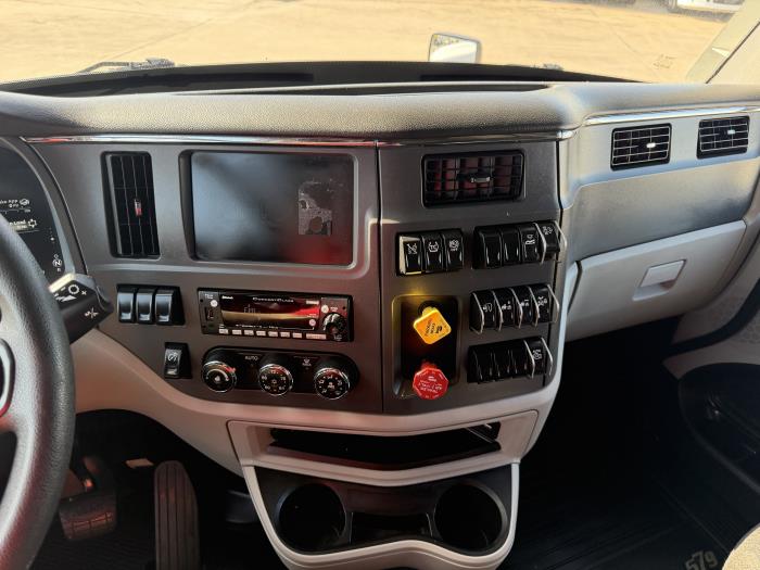 2022 Peterbilt 579-35