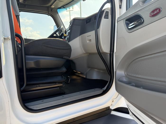 2021 Peterbilt 579-21