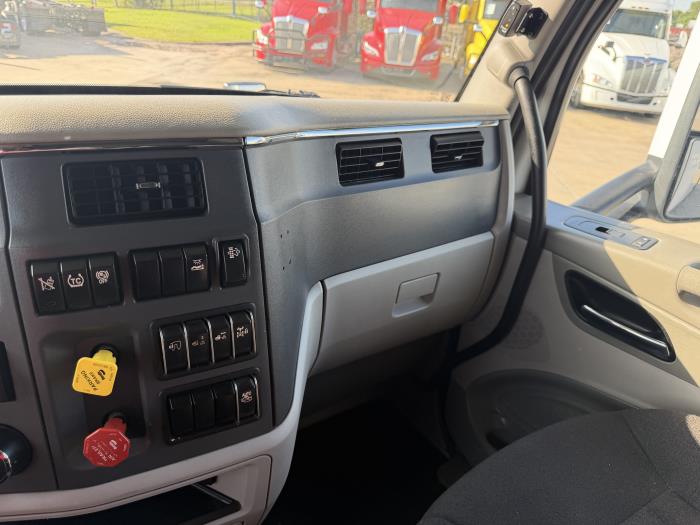 2021 Peterbilt 579-35