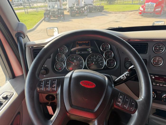 2021 Peterbilt 579-37