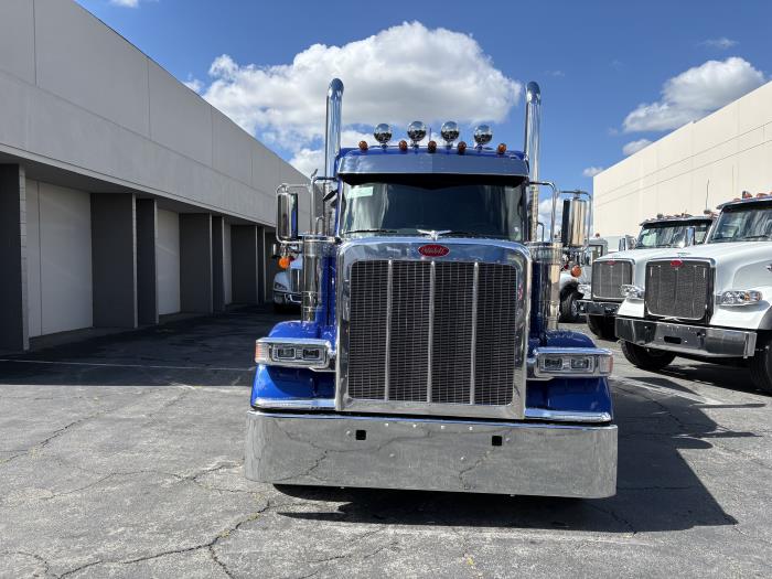 2027 Peterbilt 589-2