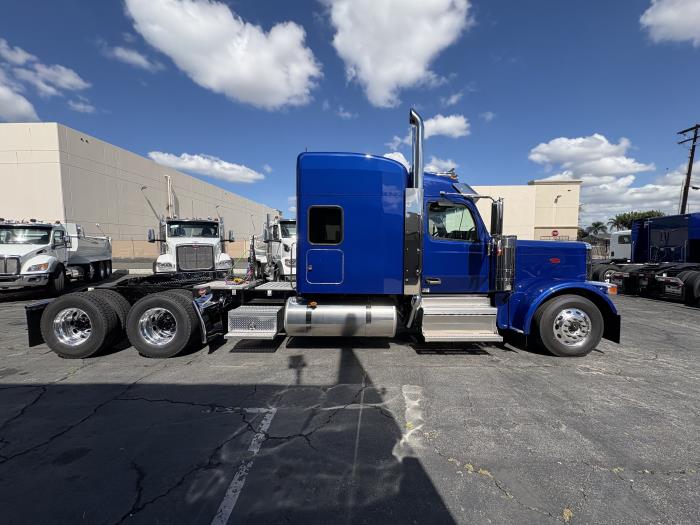 2027 Peterbilt 589-4