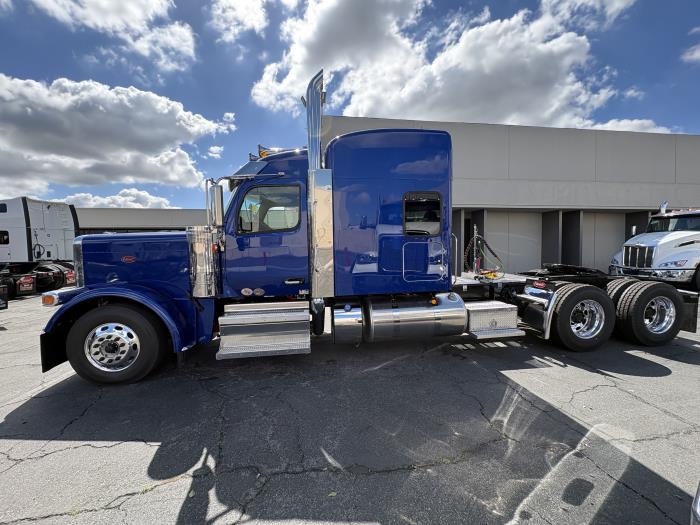 2027 Peterbilt 589-8