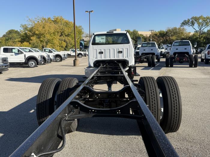 2027 Ford F-650-4