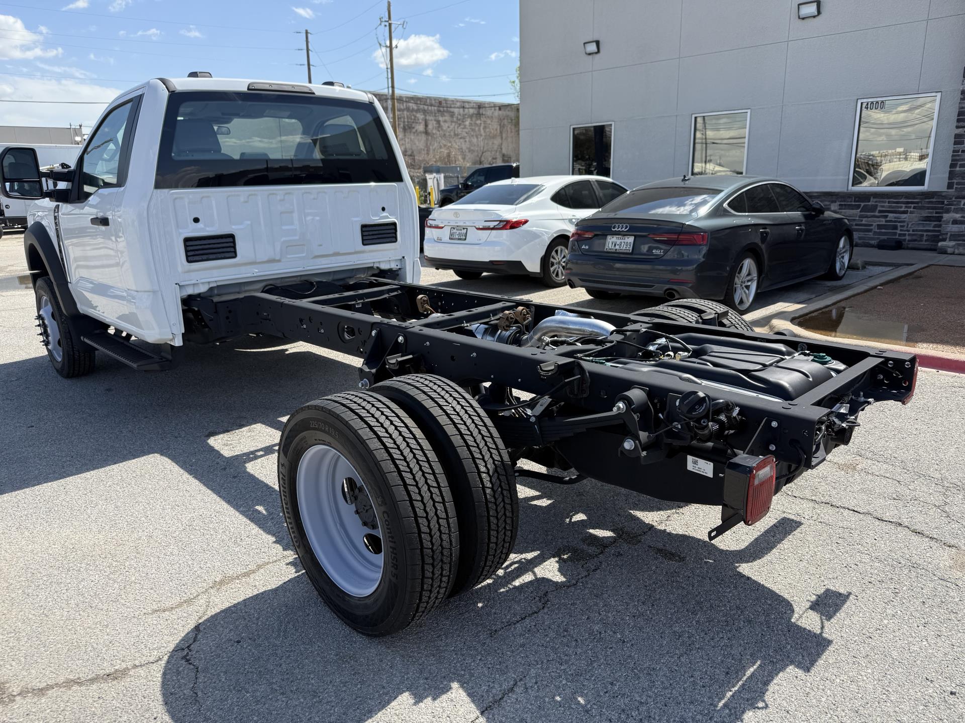 New 2026 Ford F-550 - photo 4