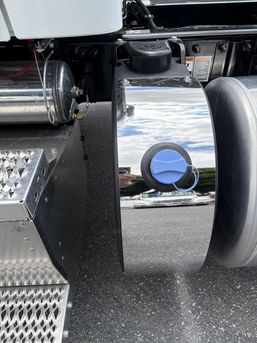2027 Peterbilt 579-16