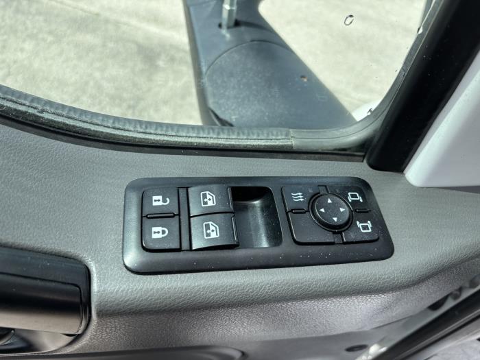 2019 International RH613-6