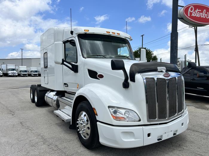 2022 Peterbilt 579-2