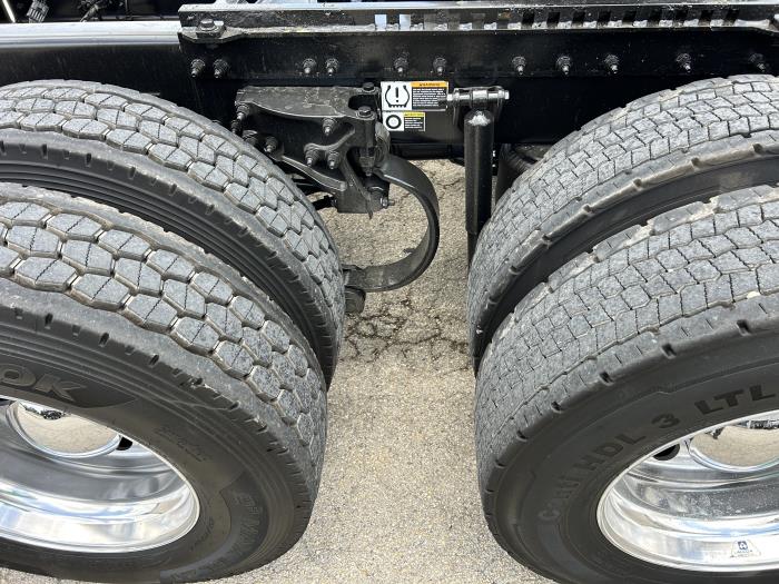 2022 Peterbilt 579-9