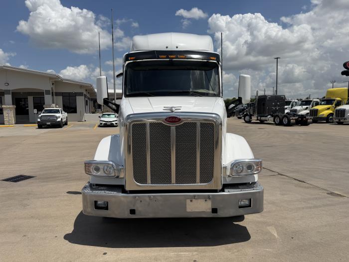2022 Peterbilt 567-8
