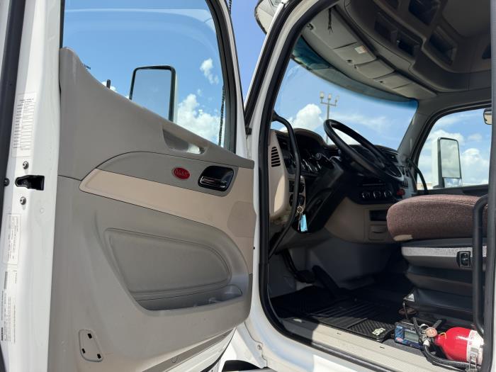 2022 Peterbilt 567-23