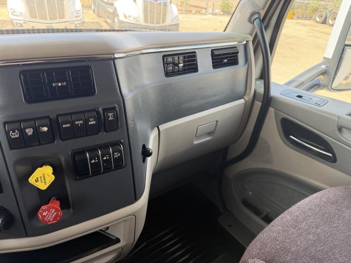 2022 Peterbilt 567-32