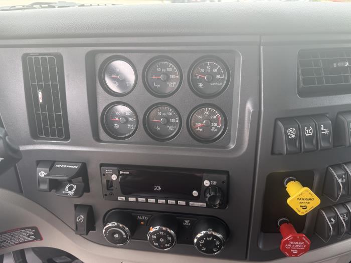 2027 Peterbilt 567-8