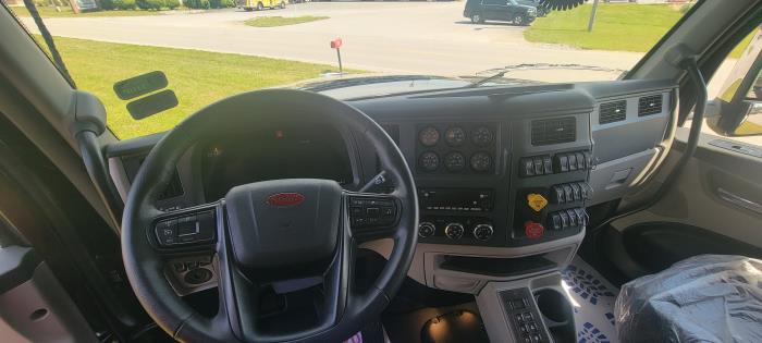 2027 Peterbilt 567-1
