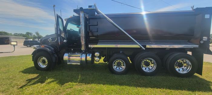 2027 Peterbilt 567-2