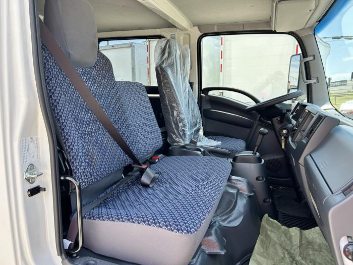 2027 Isuzu NPR-HD-21