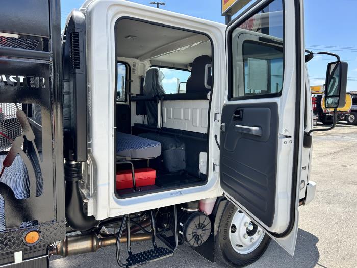 2027 Isuzu NPR-HD-28