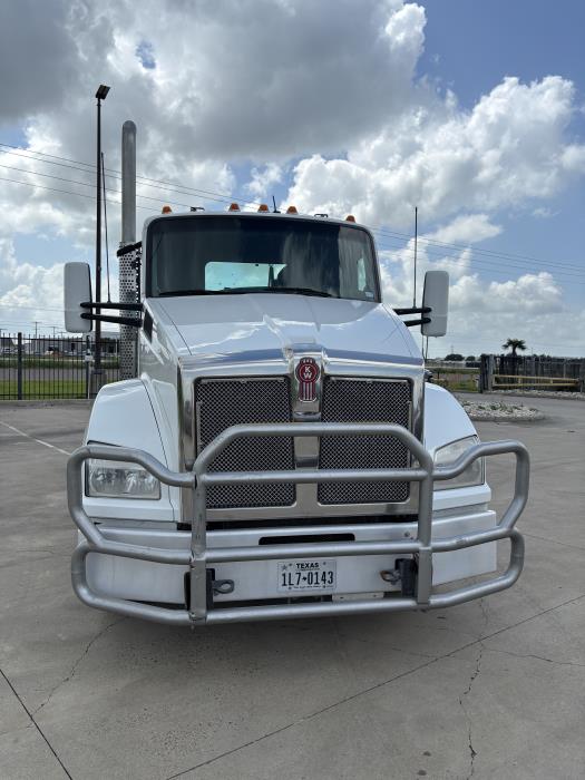2017 Kenworth T880-0