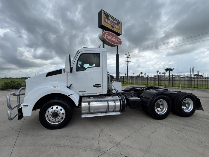 2017 Kenworth T880-1
