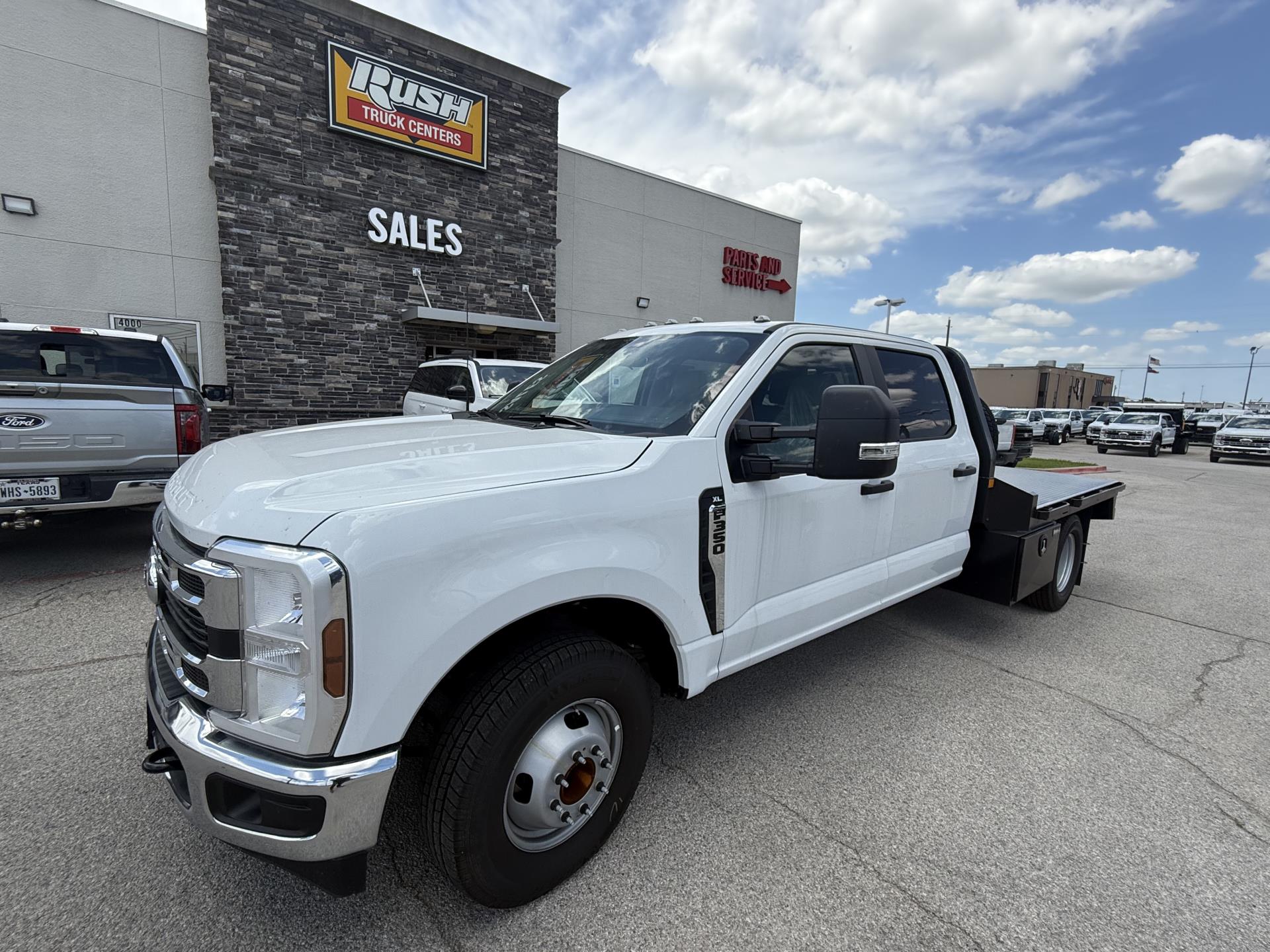 New 2026 Ford F-350 - photo 2